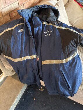 Vintage Logo Athletic Dallas Cowboys Puffer Jacket — Like New, Worn Once